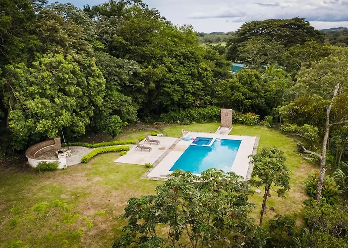 Family Surrounded By Nature - Patio & Pool